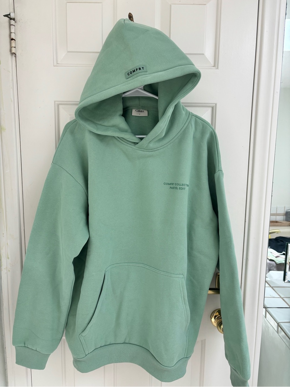Comfort Collective Unisex Crewneck Hoodie Sweater in Pastel Seafoam